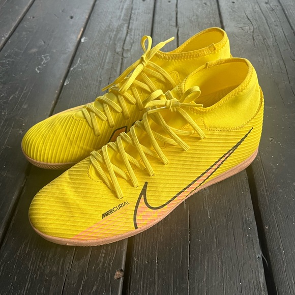 Nike Mercurial Bright Yellow Indoor Soccer Shoes - Picture 1 of 3
